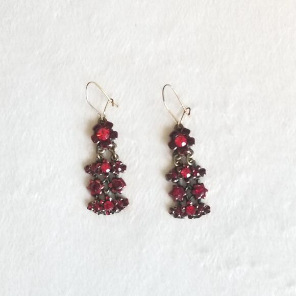Vtg Dangle Flower Earrings Ruby Red Rhinestones Antiqued Gothic Boho Victorian - Picture 3 of 6